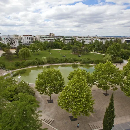 Residhome Colombes Monceau Aparthotel 3*